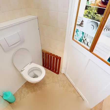 Charmant 2p Au 1er Etage D'une Maison Avec Jardin, A 5 Min Du Centre Et De La Mer - Fr-1-196-360 * Menton