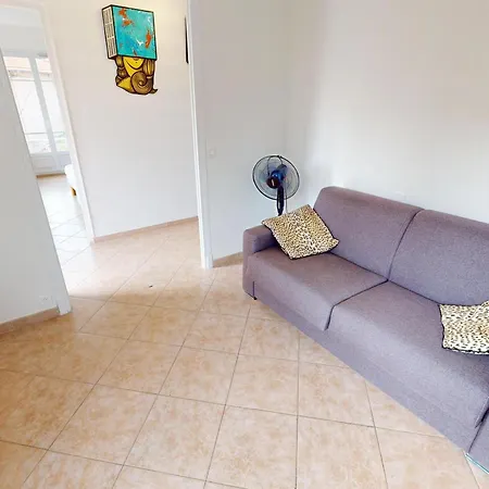 Charmant 2p Au 1er Etage D'une Maison Avec Jardin, A 5 Min Du Centre Et De La Mer - Fr-1-196-360