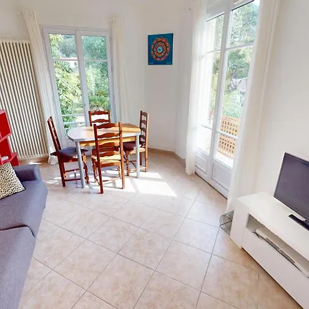 Charmant 2p Au 1er Etage D'une Maison Avec Jardin, A 5 Min Du Centre Et De La Mer - Fr-1-196-360 Menton